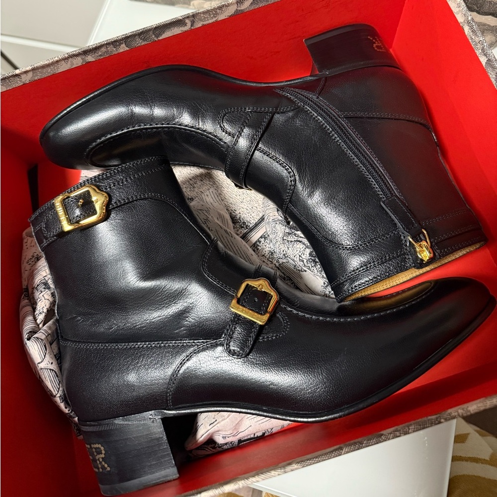 Gucci Boots with Artwork Box & Dusters